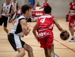 U21Reg_AW109055_010.jpg