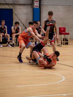U17Reg_AW114027_002.jpg