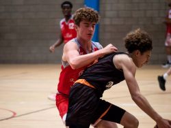 U16Reg_AW116027_021.jpg